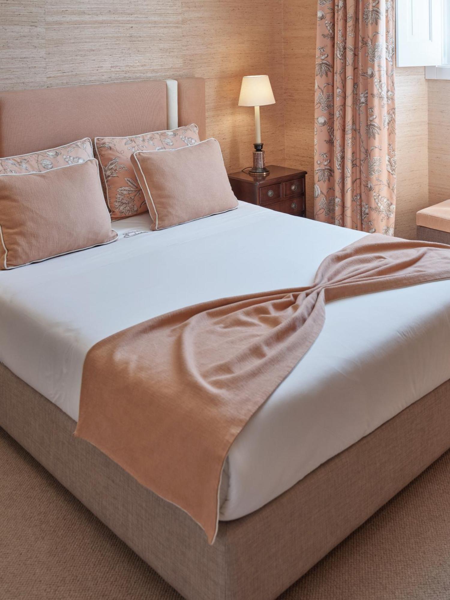 Quinta Da Carlota Bed & Breakfast ตอร์เรส เวดรัส ภายนอก รูปภาพ